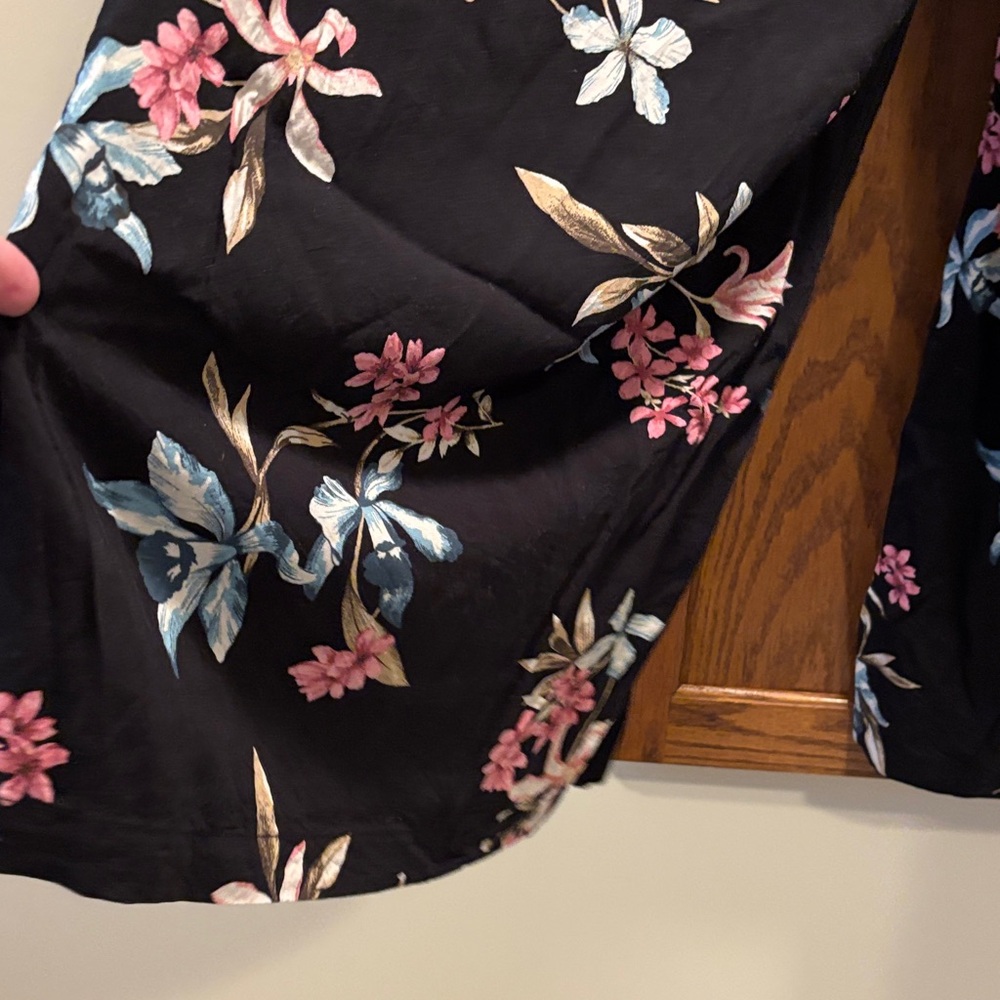 NWT Torrid Black and Pink Floral Top and matching pants - size 1X - Picture 8 of 14